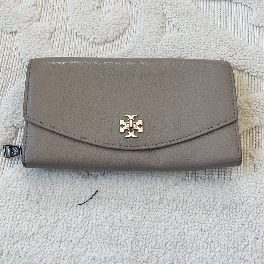 Tory Burch grey pebbled leather continental wallet
